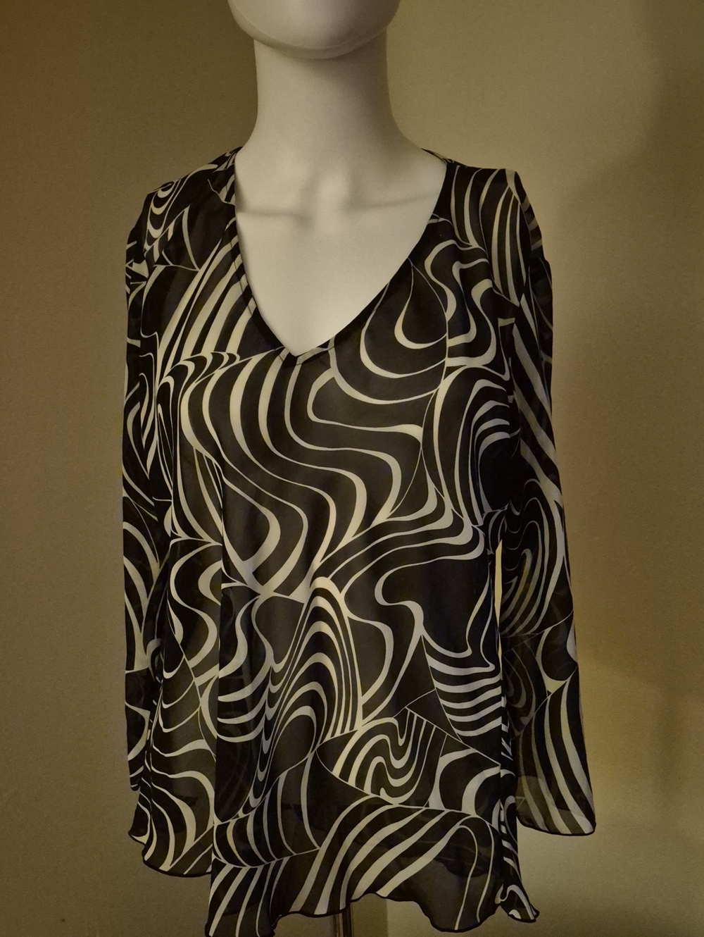 New York & Company Black and White Abstract Swirl V-Neck Blouse
